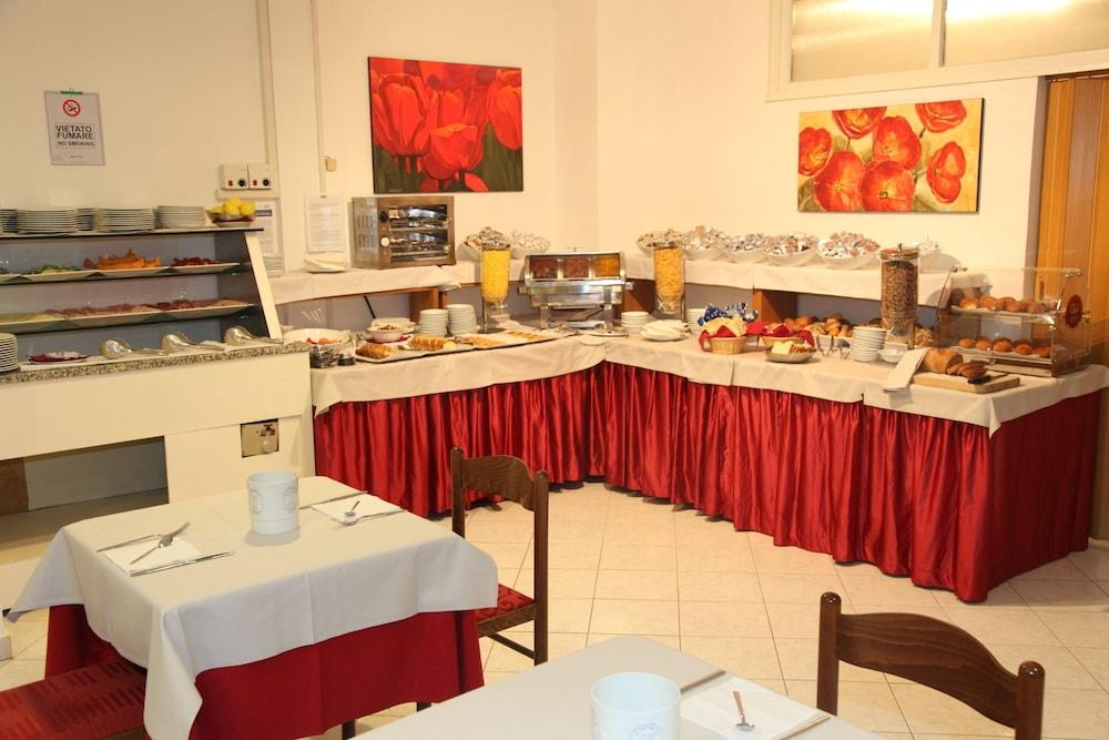 Hotel Regina لينانو سابيادورو المظهر الخارجي الصورة